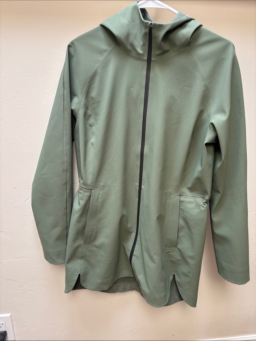 lululemon athletica Glyde softshell Green Hooded Zip Jacket - Picture 2 of 13